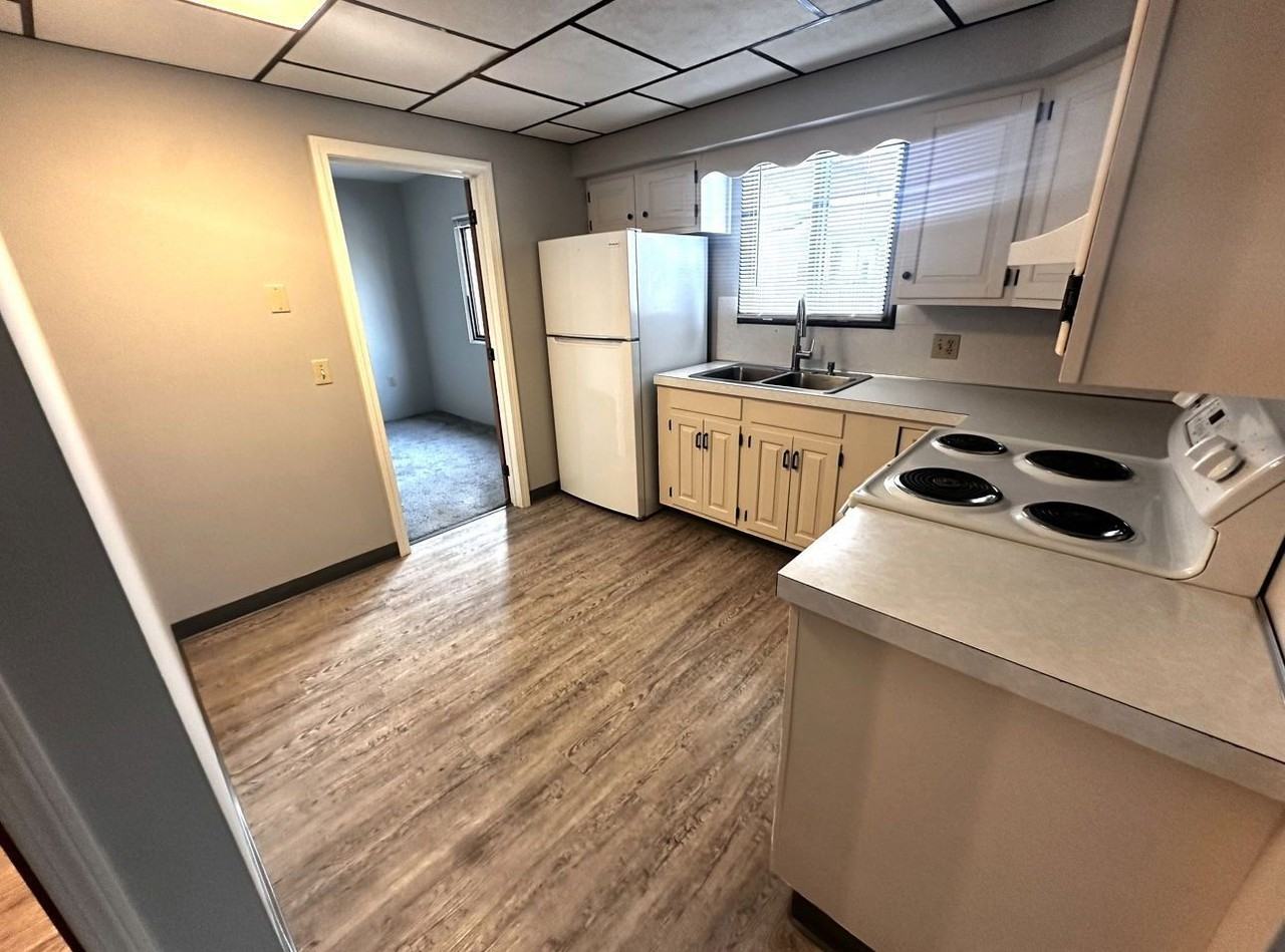 10 Thompson St #H - Photo 3 of 16