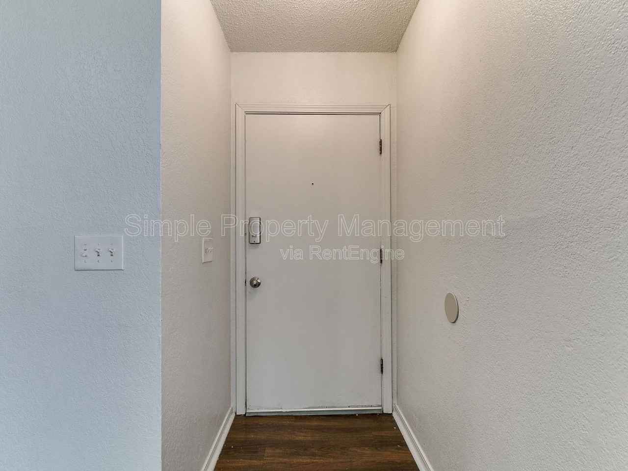 6207 Se 46th St - Photo 3 of 25