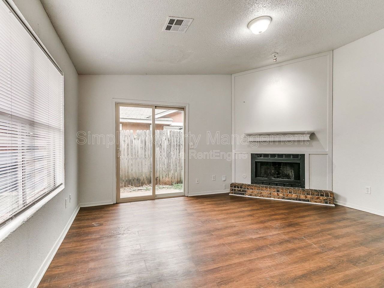 6207 Se 46th St - Photo 4 of 25