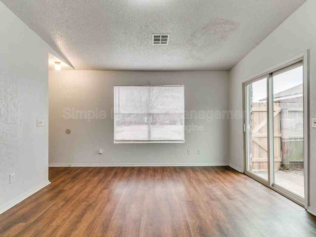 6207 Se 46th St - Photo 6 of 25