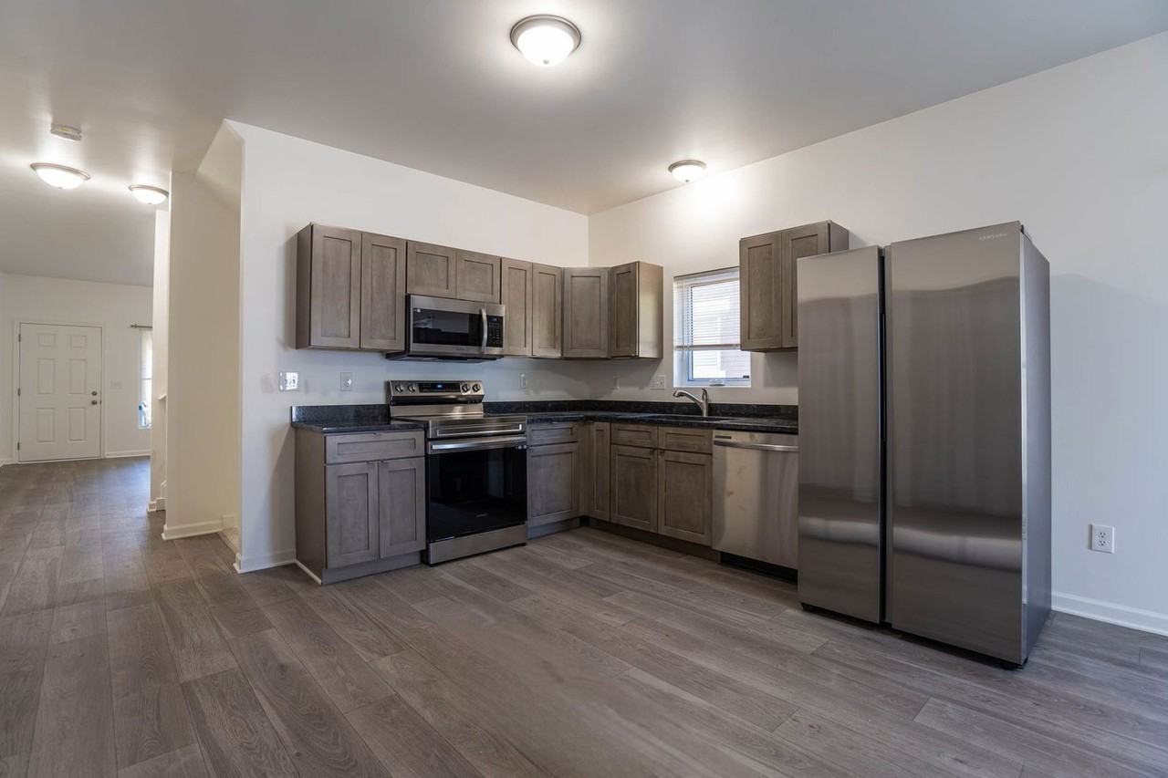 373 E 13th Ave - Photo 3 of 13