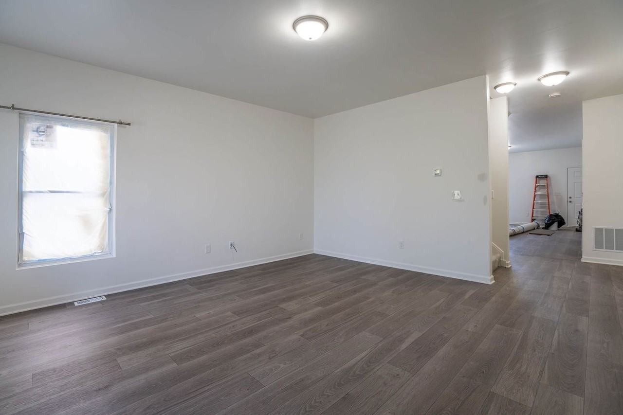 373 E 13th Ave - Photo 4 of 13