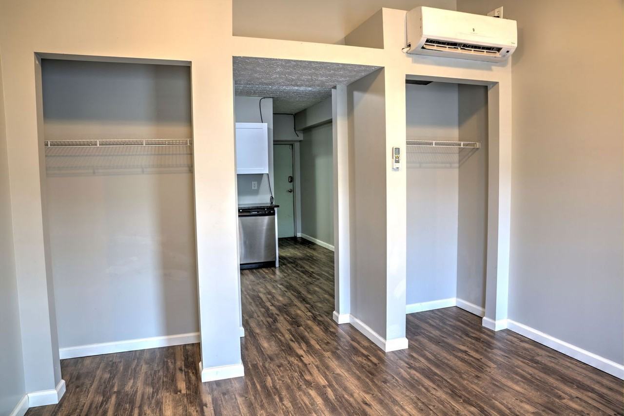 1661 N Pearl St - Photo 5 of 7