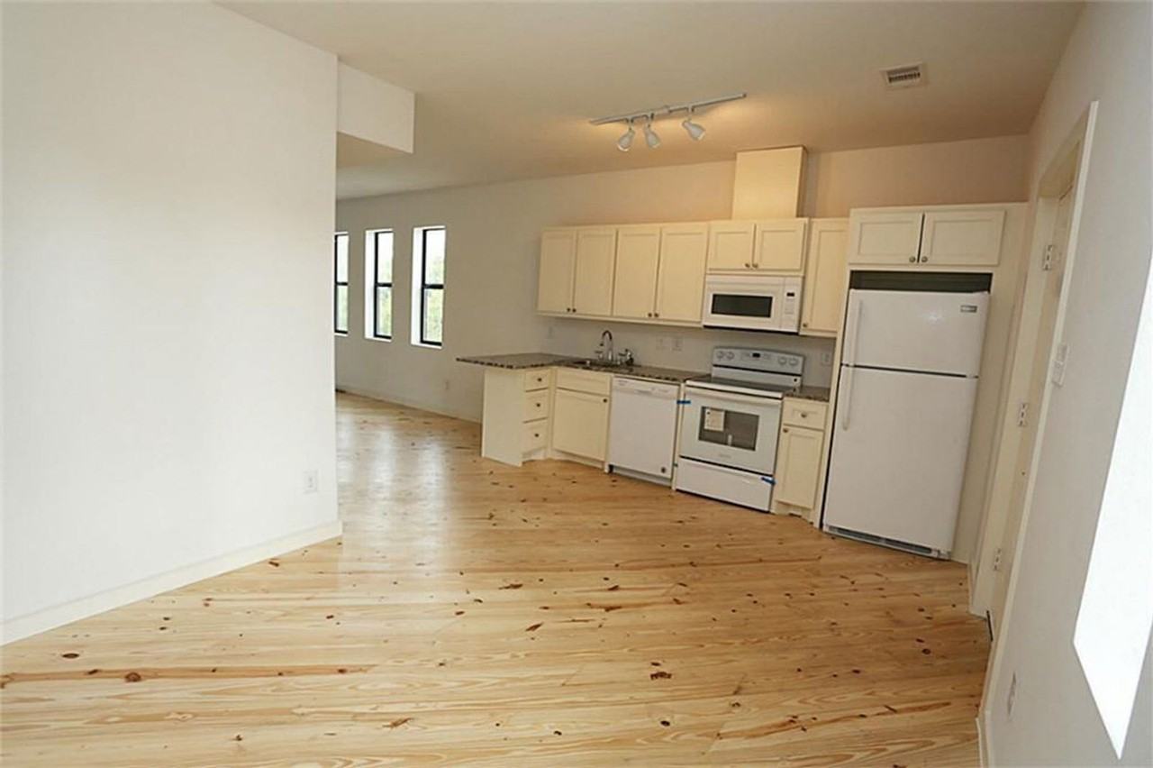 4102 Mckinney St - Photo 5 of 24