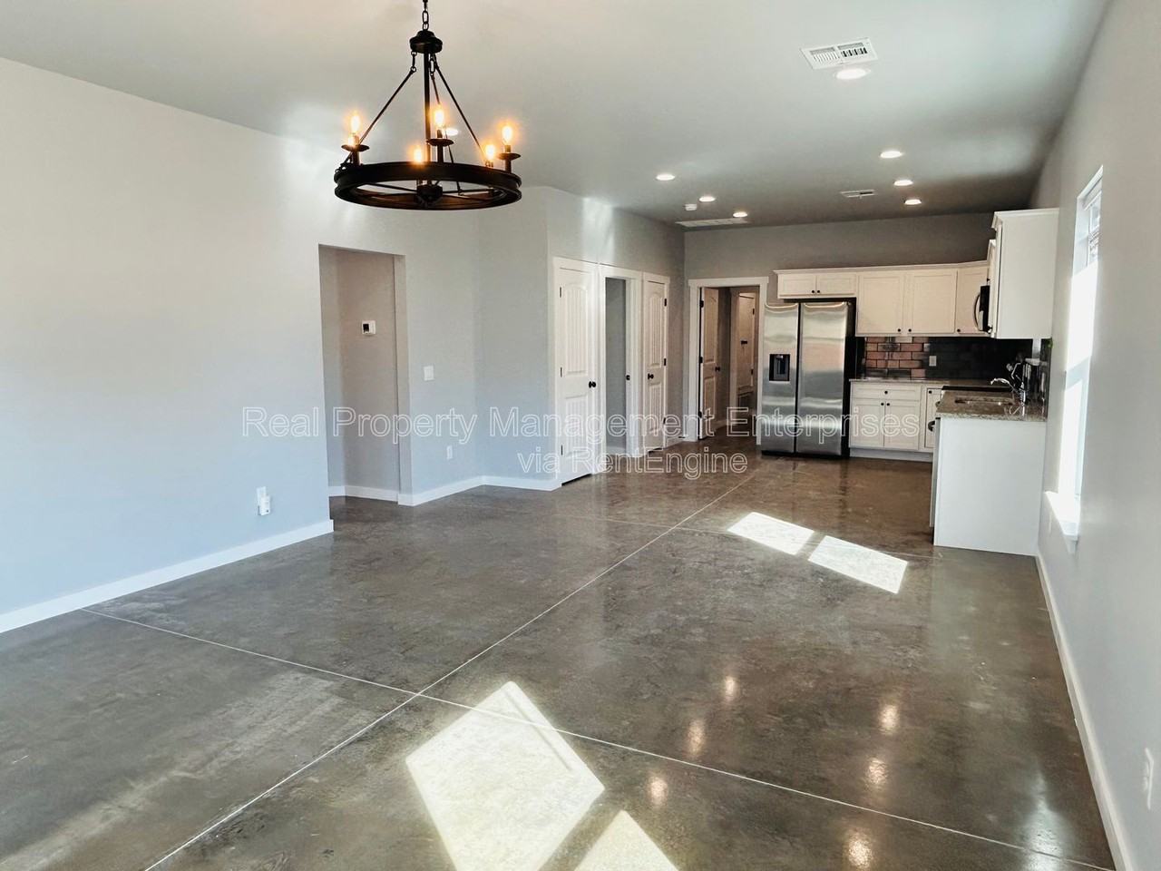 104 N Harrison Ave - Photo 4 of 20