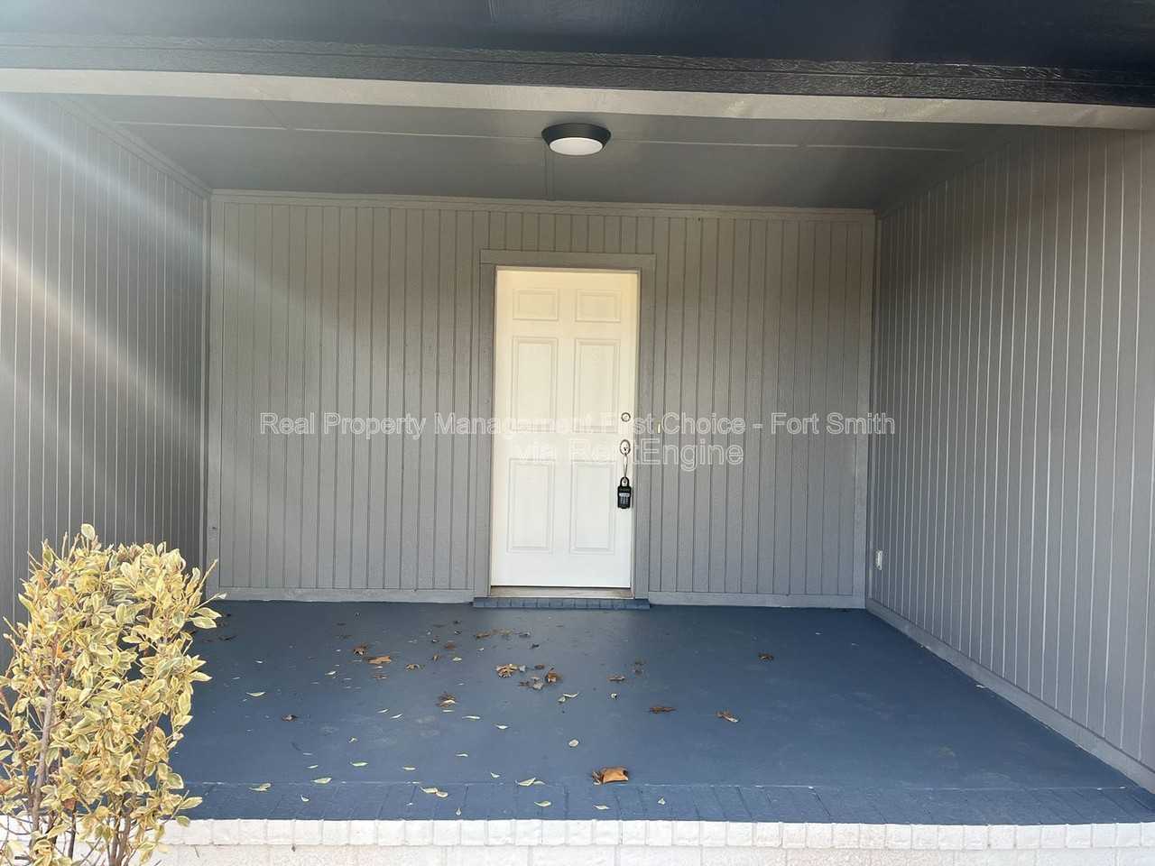 3200 S 56th St - Photo 2 of 29