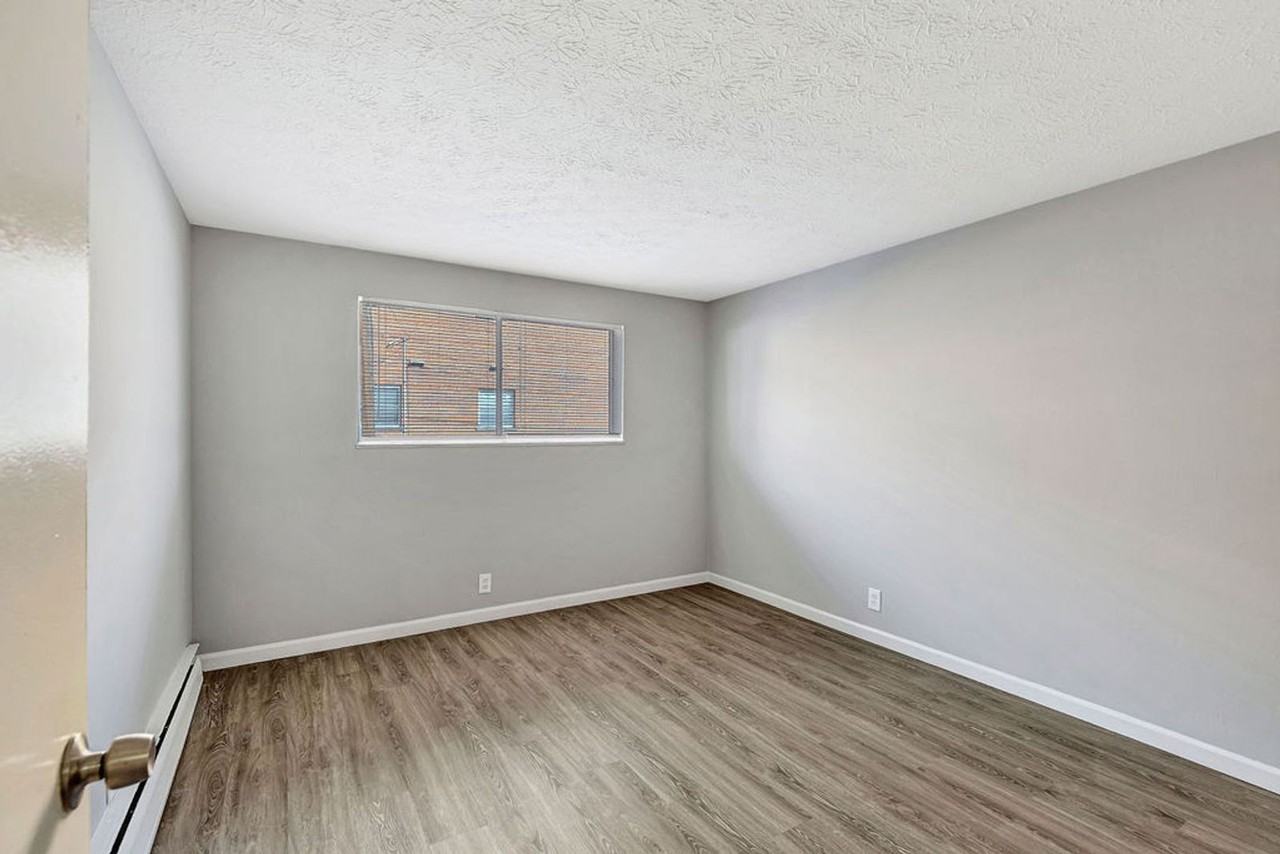 2342 Beechmont Ave #7 - Photo 6 of 10