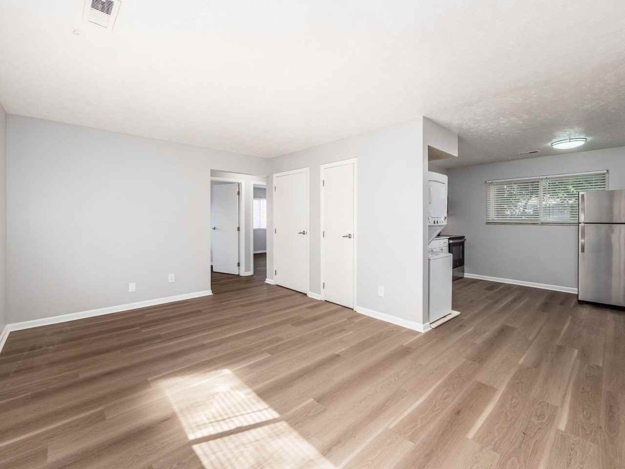 105 W 8th Ave #B - Photo 7 of 19