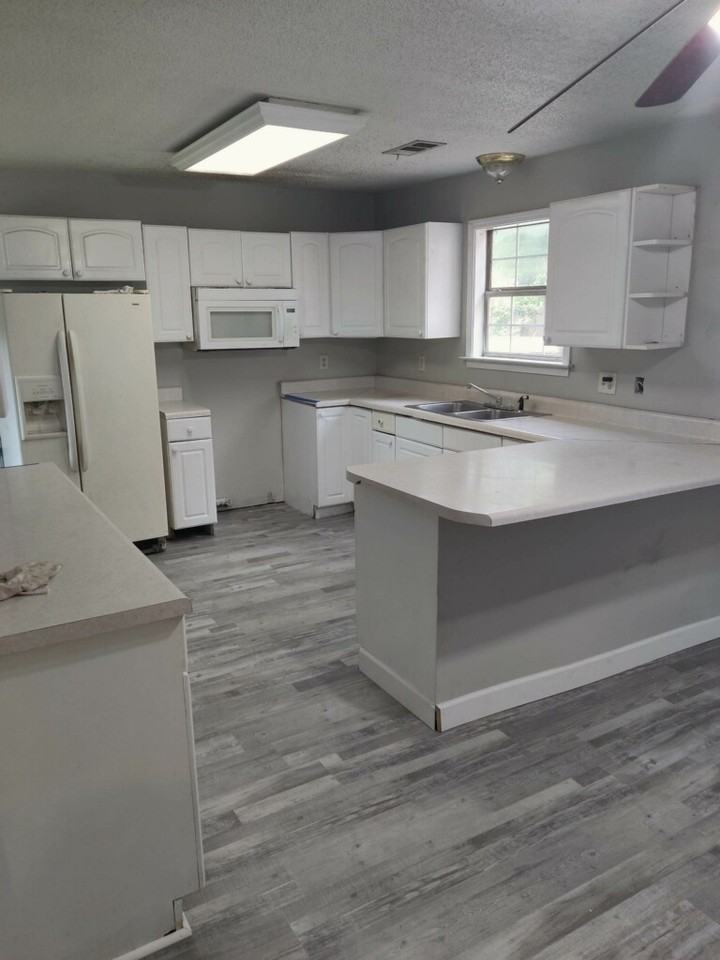 1013 County Road - Photo 2 of 9