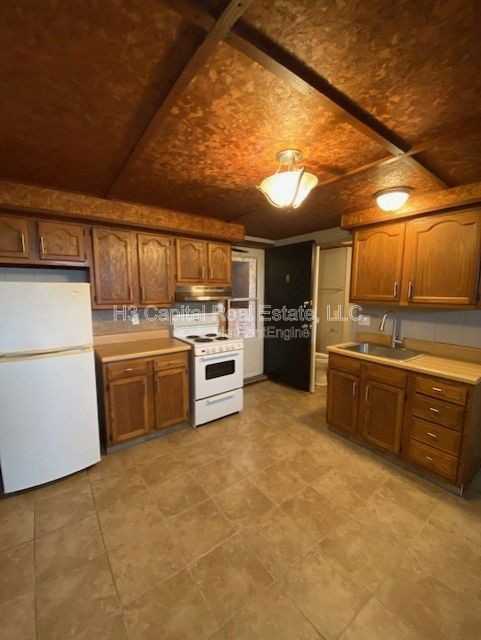 117 N Shamrock St #8 - Photo 4 of 7