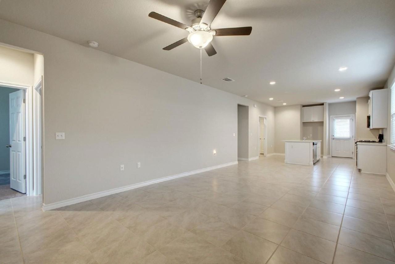 11709 Prado Ranch Blvd - Photo 4 of 28