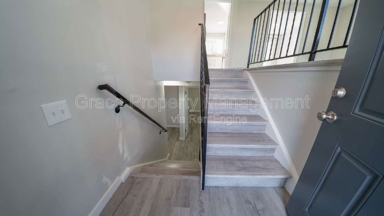 11938 Keough Dr - Photo 2 of 22