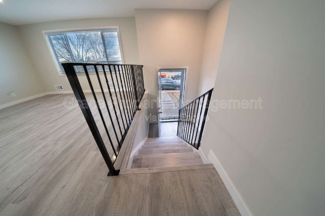 11938 Keough Dr - Photo 3 of 22