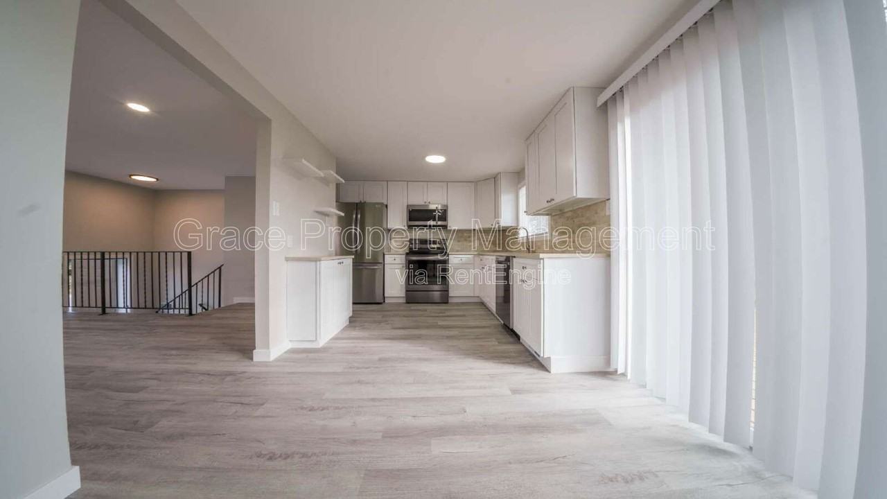 11938 Keough Dr - Photo 6 of 22