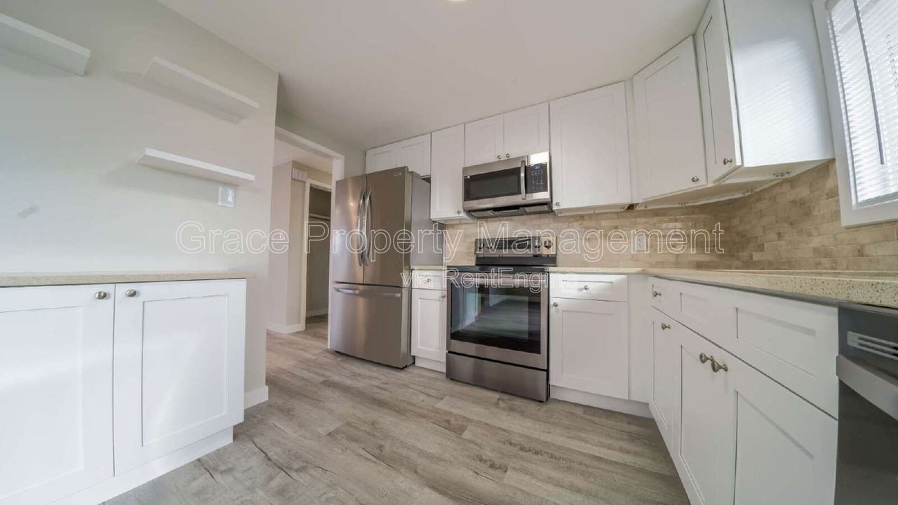 11938 Keough Dr - Photo 7 of 22