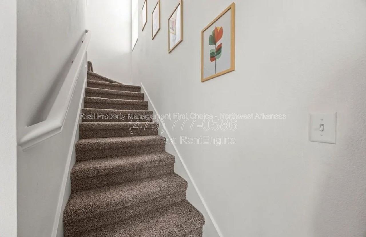 1061 Kentucky Ave - Photo 6 of 15