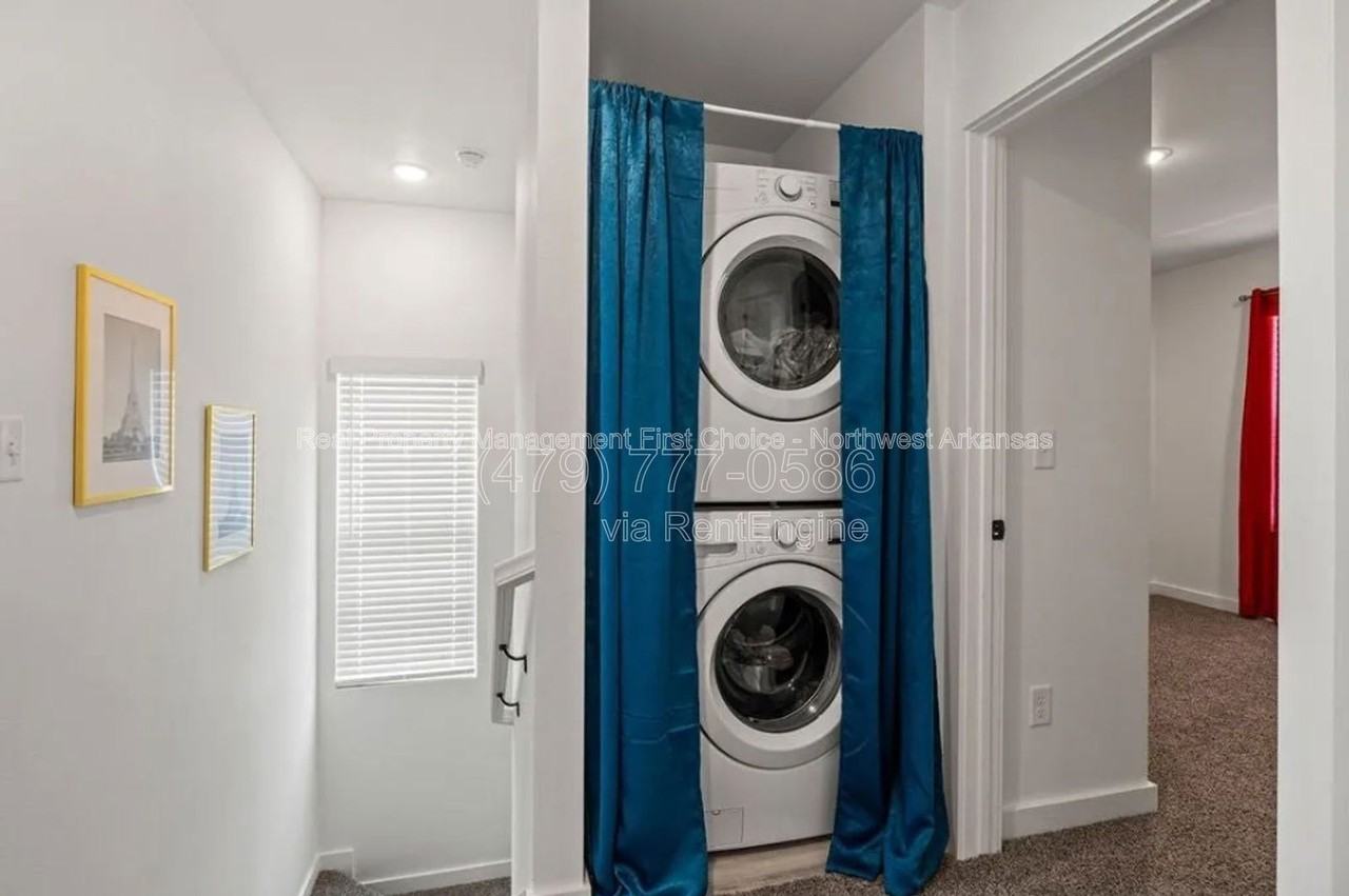 1061 Kentucky Ave - Photo 7 of 15