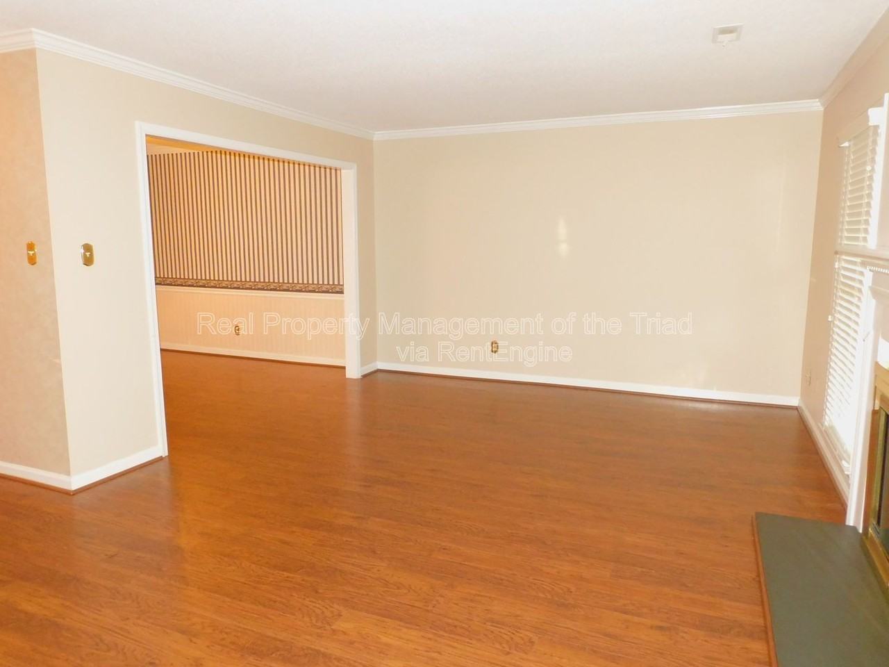 2418 Cottage Pl - Photo 6 of 27