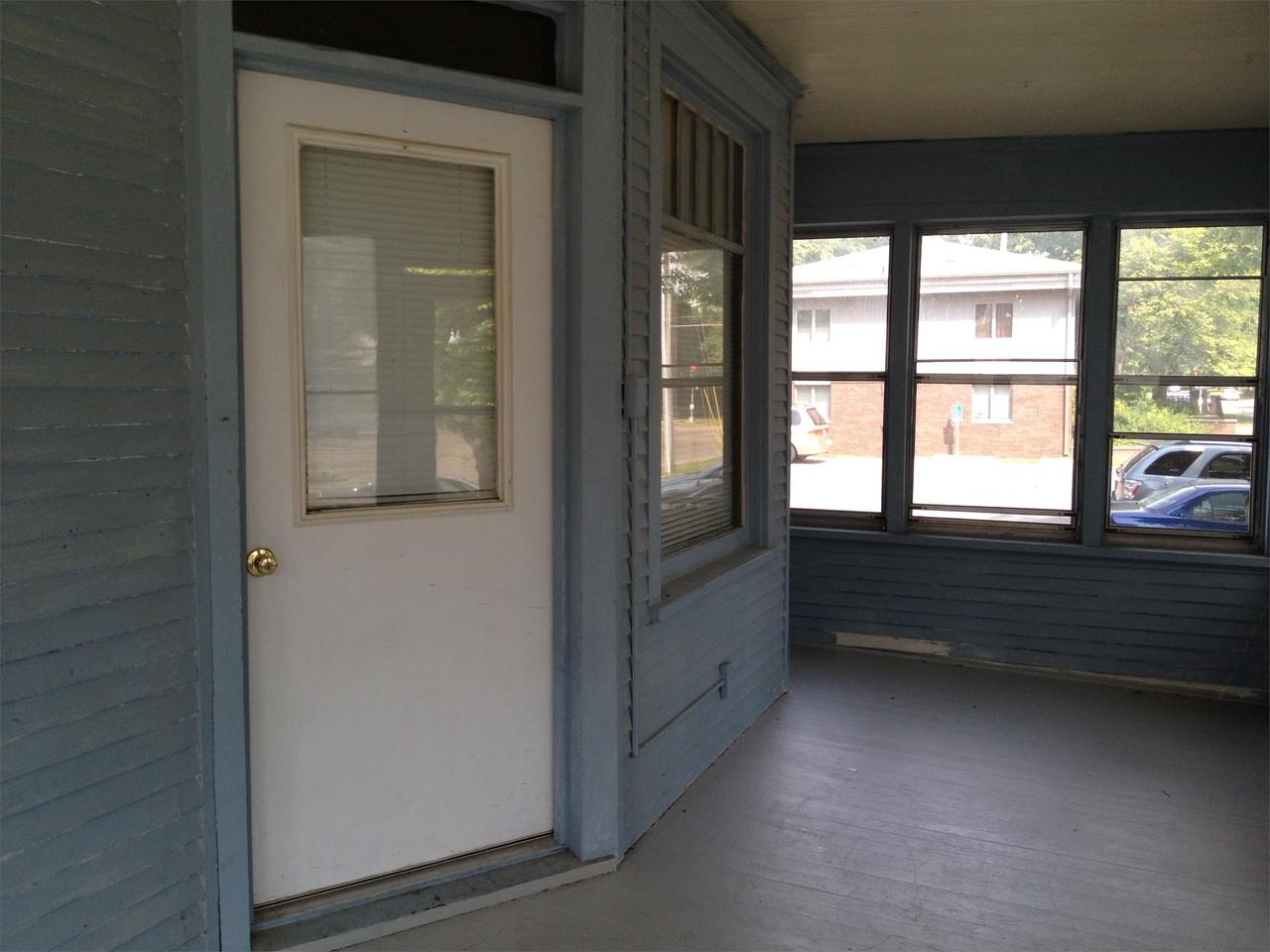 518 Locust St - Photo 4 of 11