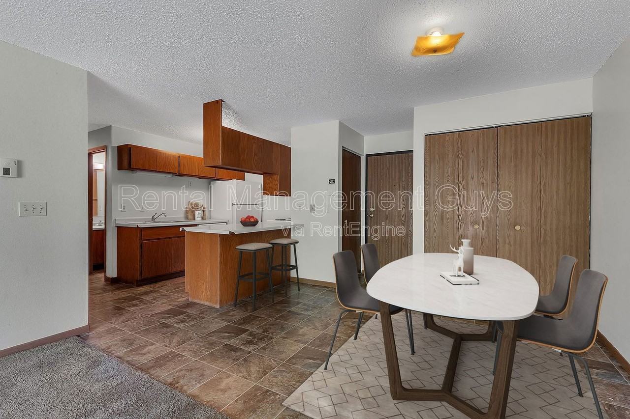 131 Cedar St E #202 - Photo 2 of 4