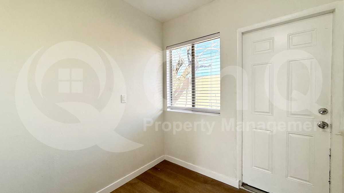 3931 N Longview Ave #2 - Photo 4 of 9