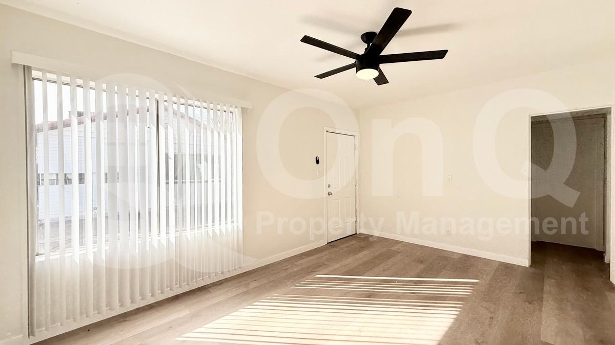 3931 N Longview Ave #2 - Photo 5 of 9