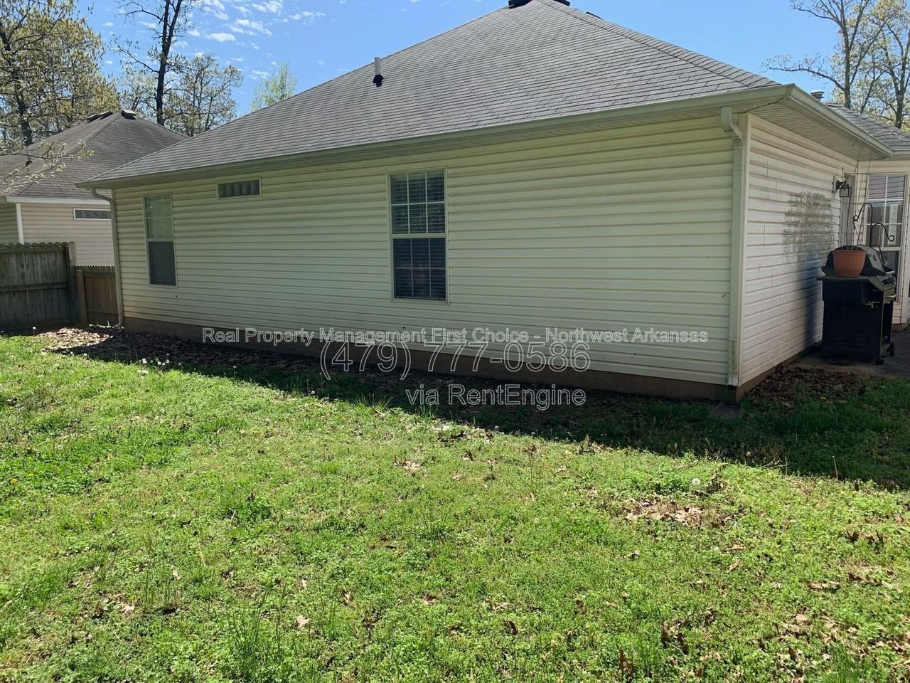 1612 Cresent St - Photo 3 of 24