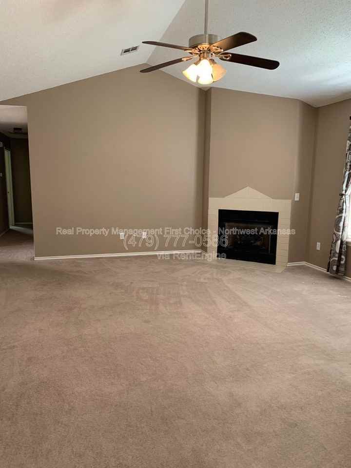 1612 Cresent St - Photo 7 of 24