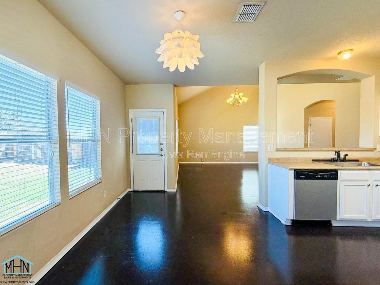 5630 Sendero Spg - Photo 4 of 33