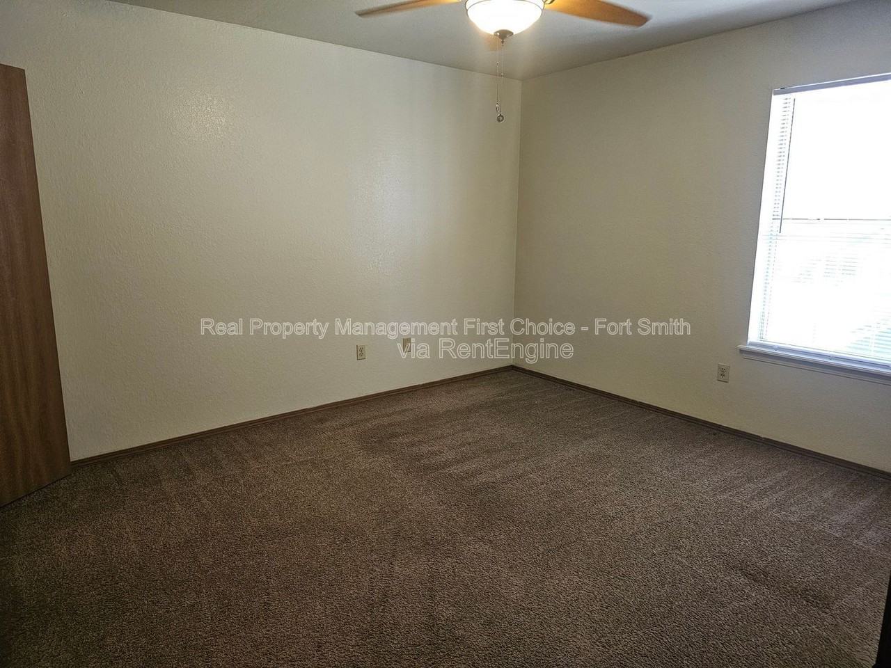 160 Cedar Creek Ct #2 - Photo 4 of 9