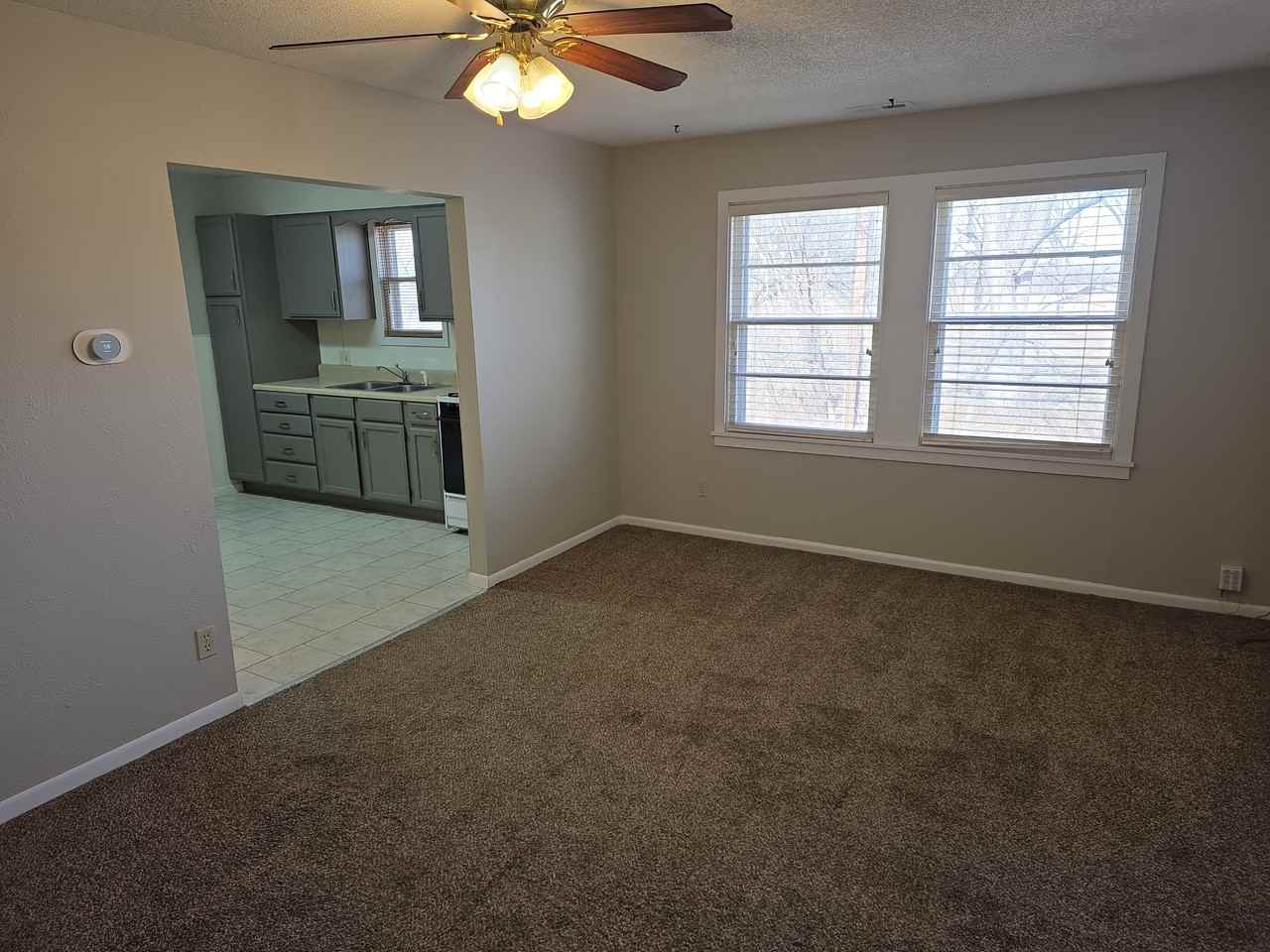 1141 Ne Chester Ave #4 - Photo 6 of 7