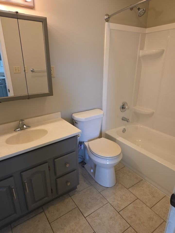 1141 Ne Chester Ave #4 - Photo 7 of 7