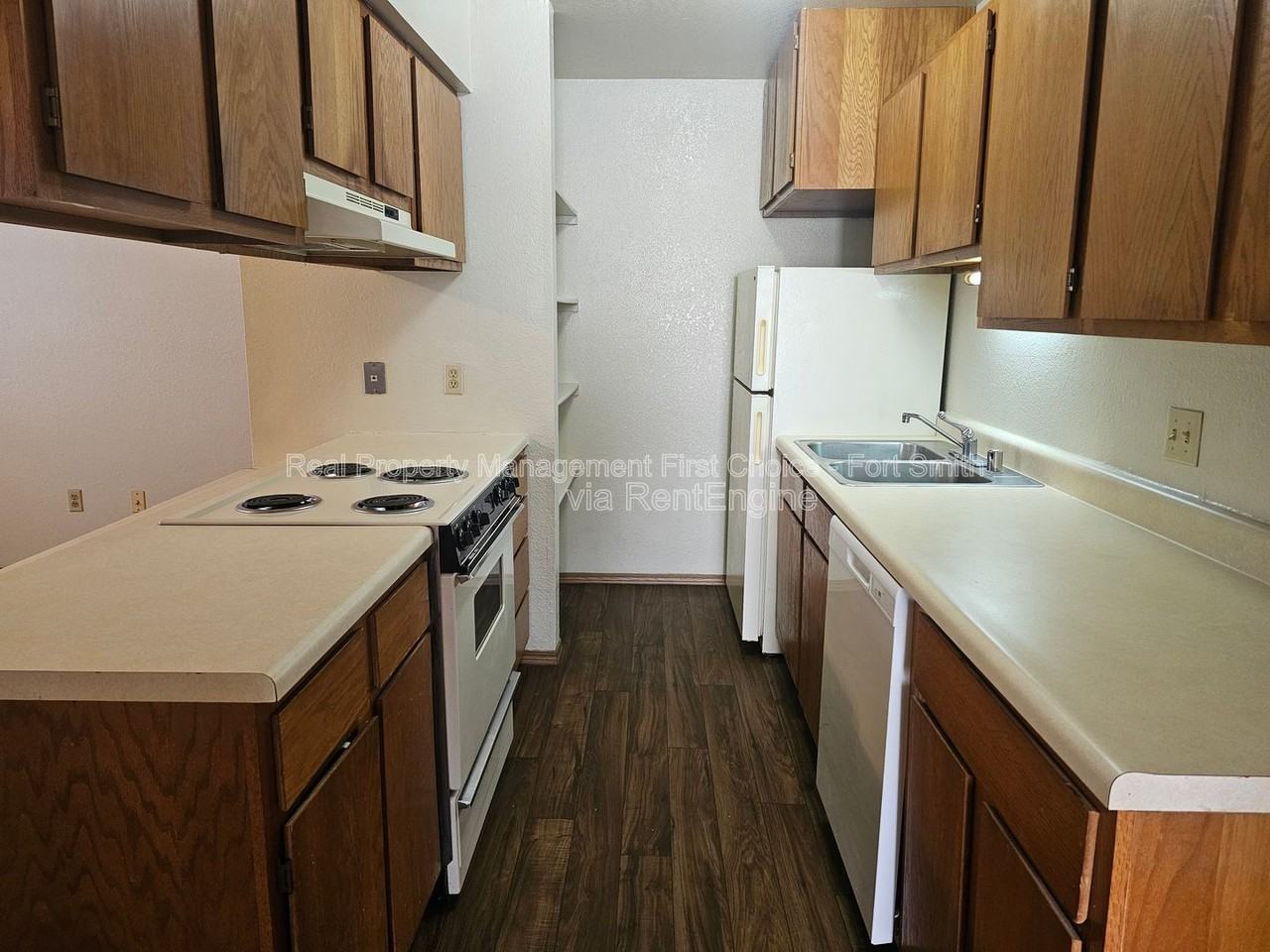 120 Cedar Creek Ct #10 - Photo 3 of 11