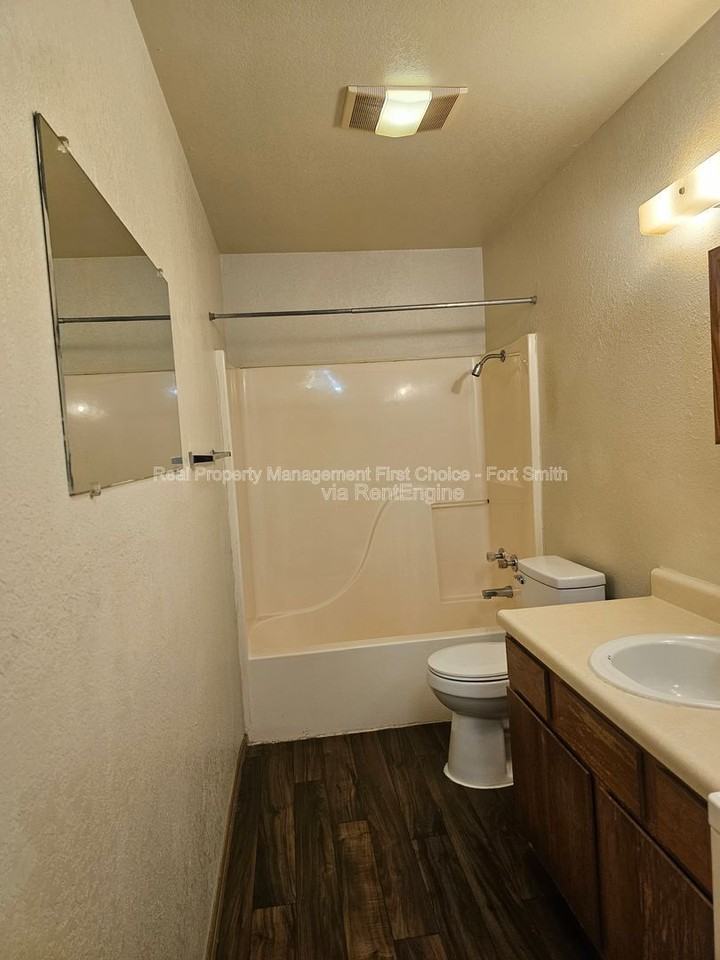 120 Cedar Creek Ct #10 - Photo 7 of 11