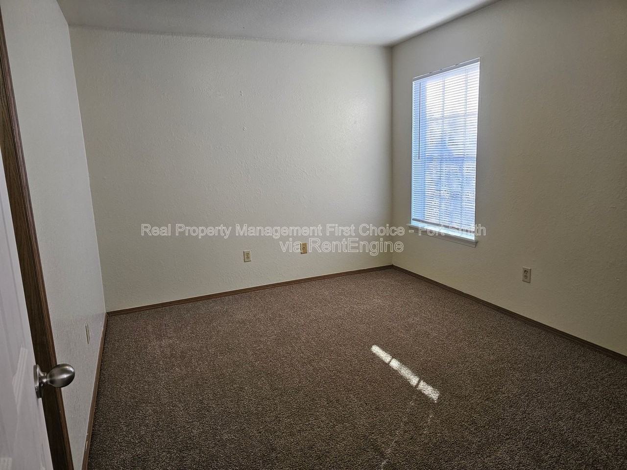 130 Cedar Creek Ct #10 - Photo 4 of 11