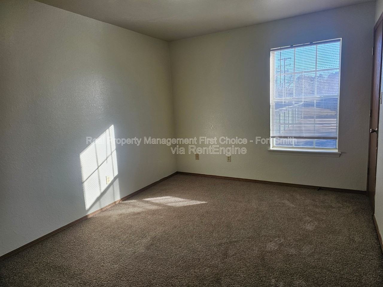 130 Cedar Creek Ct #10 - Photo 6 of 11