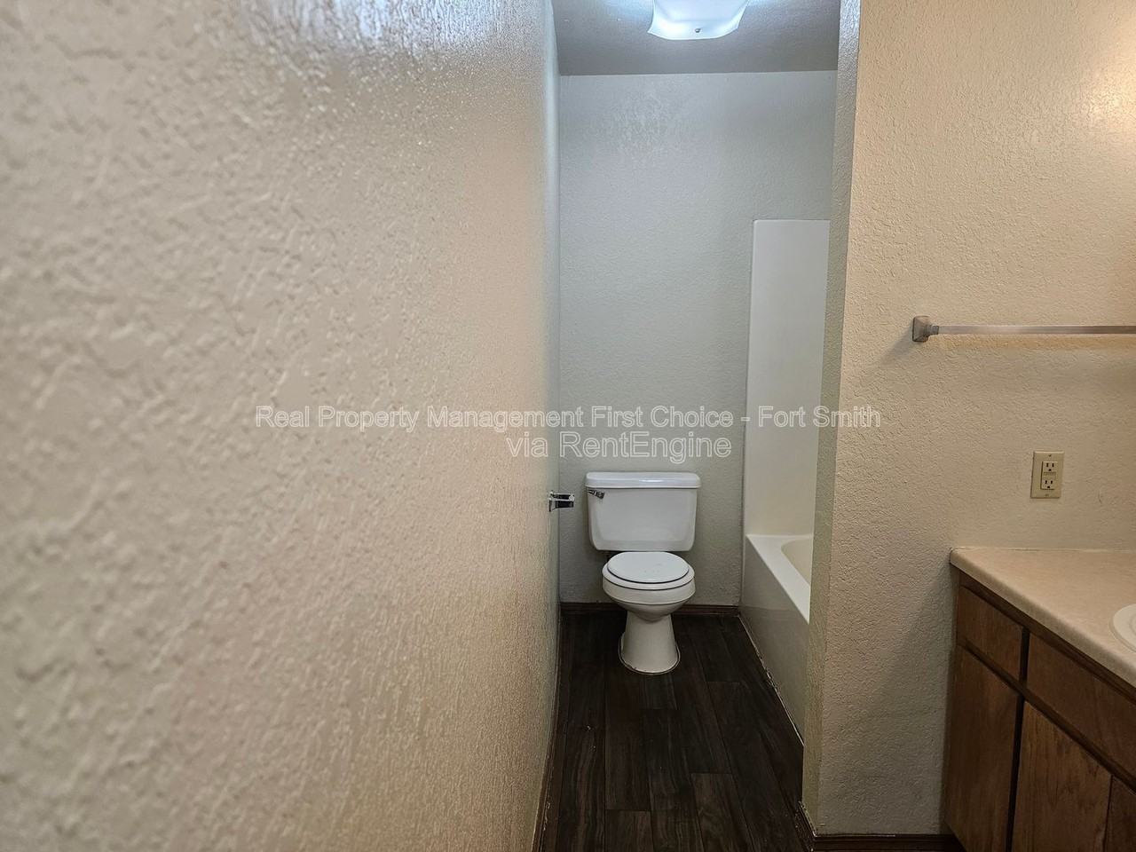 130 Cedar Creek Ct #10 - Photo 7 of 11