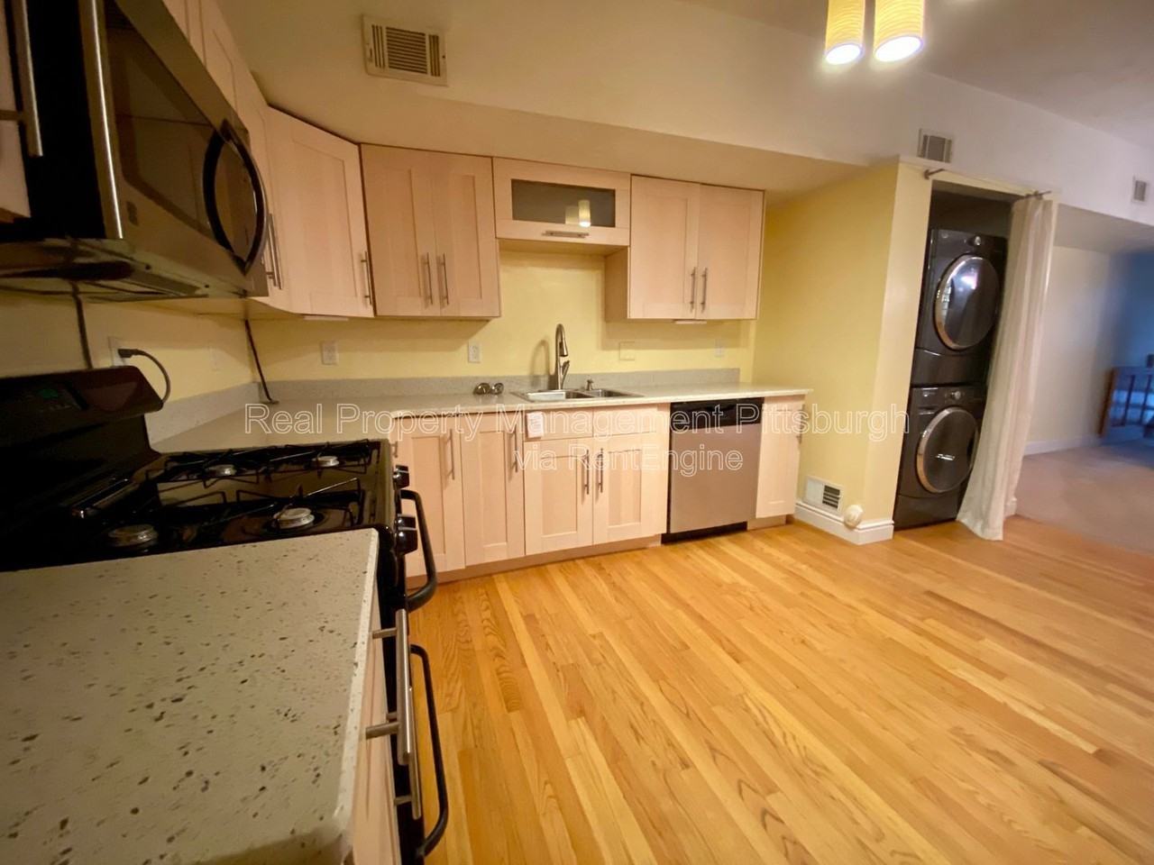 1912 Jane St #2 - Photo 4 of 15