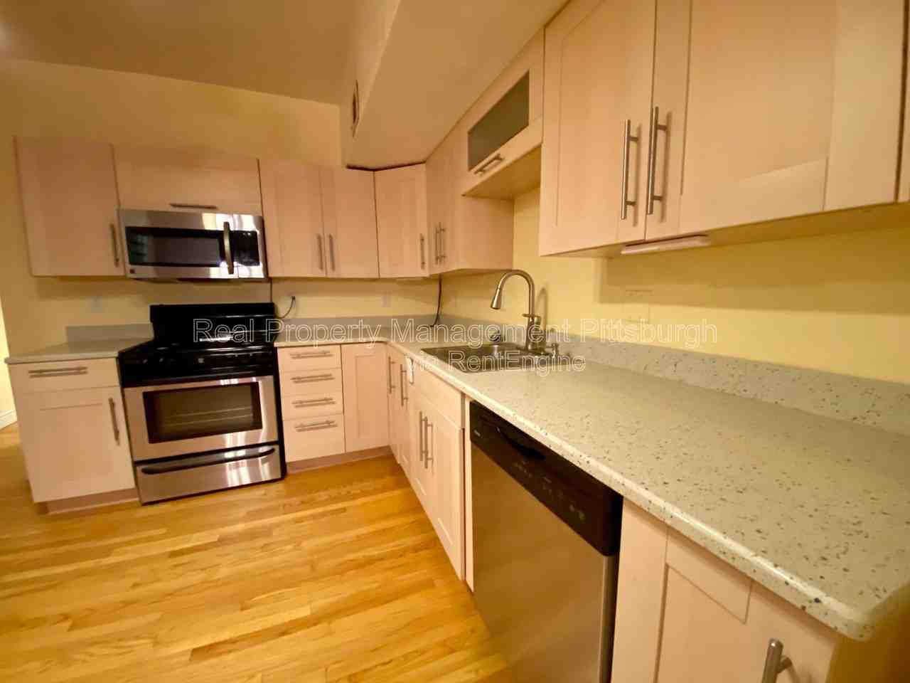 1912 Jane St #2 - Photo 5 of 15