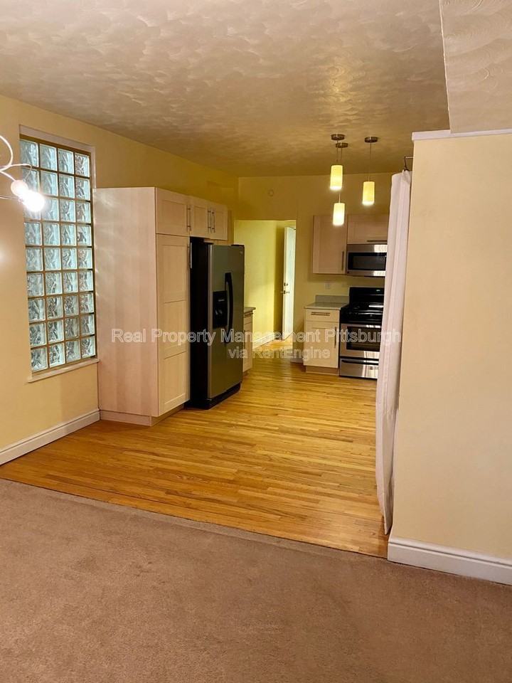 1912 Jane St #2 - Photo 7 of 15