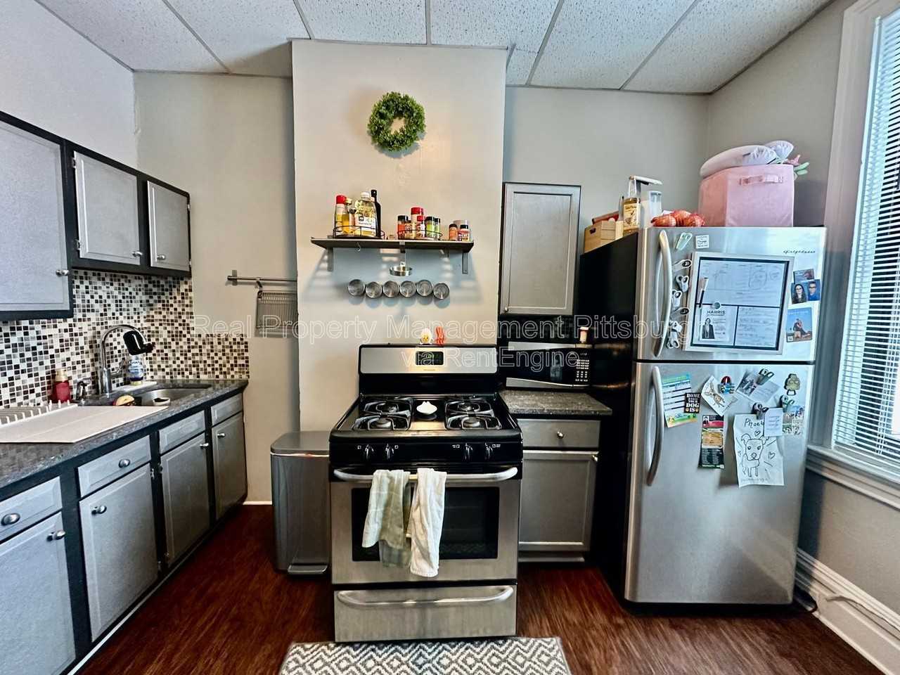 700 Ivy St - Photo 3 of 11