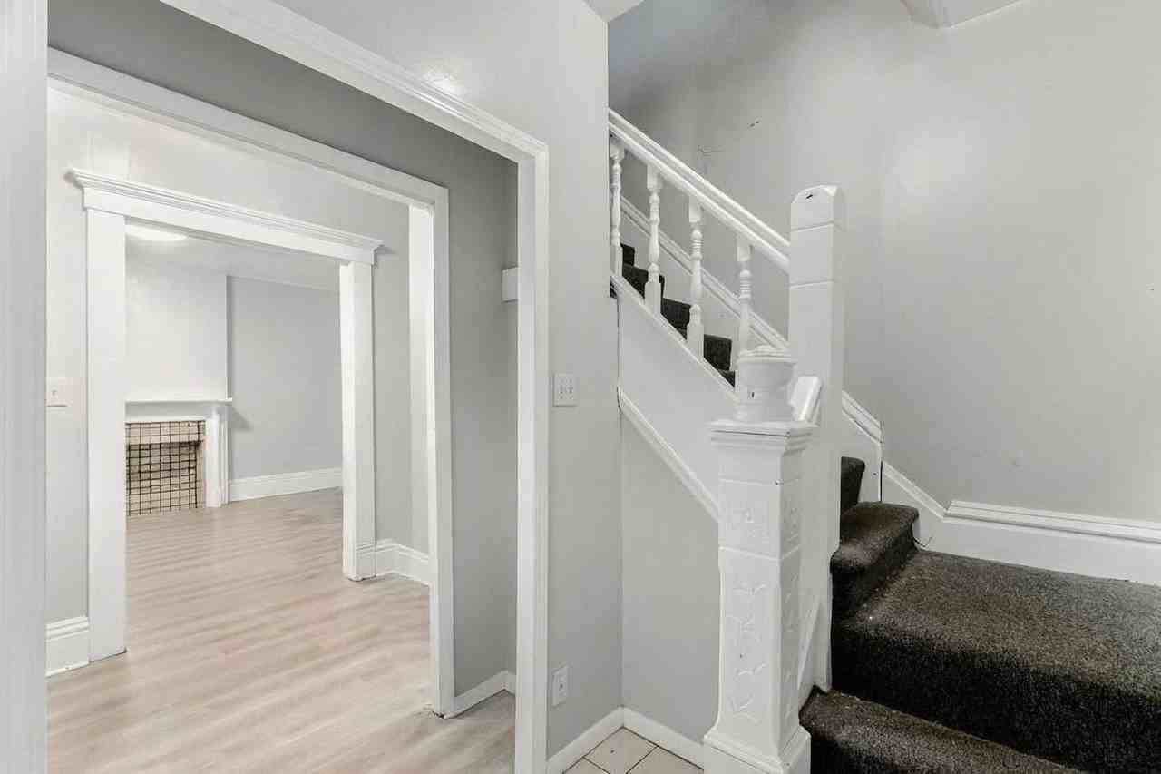 196 W 8th Ave - Photo 4 of 25