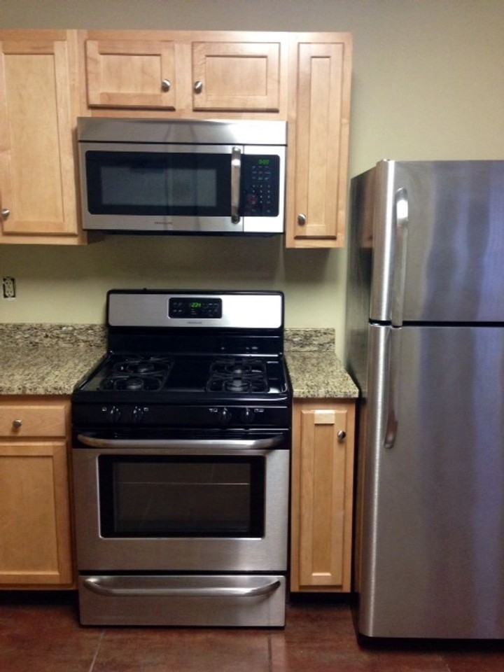 1663 N Pearl St - Photo 4 of 9