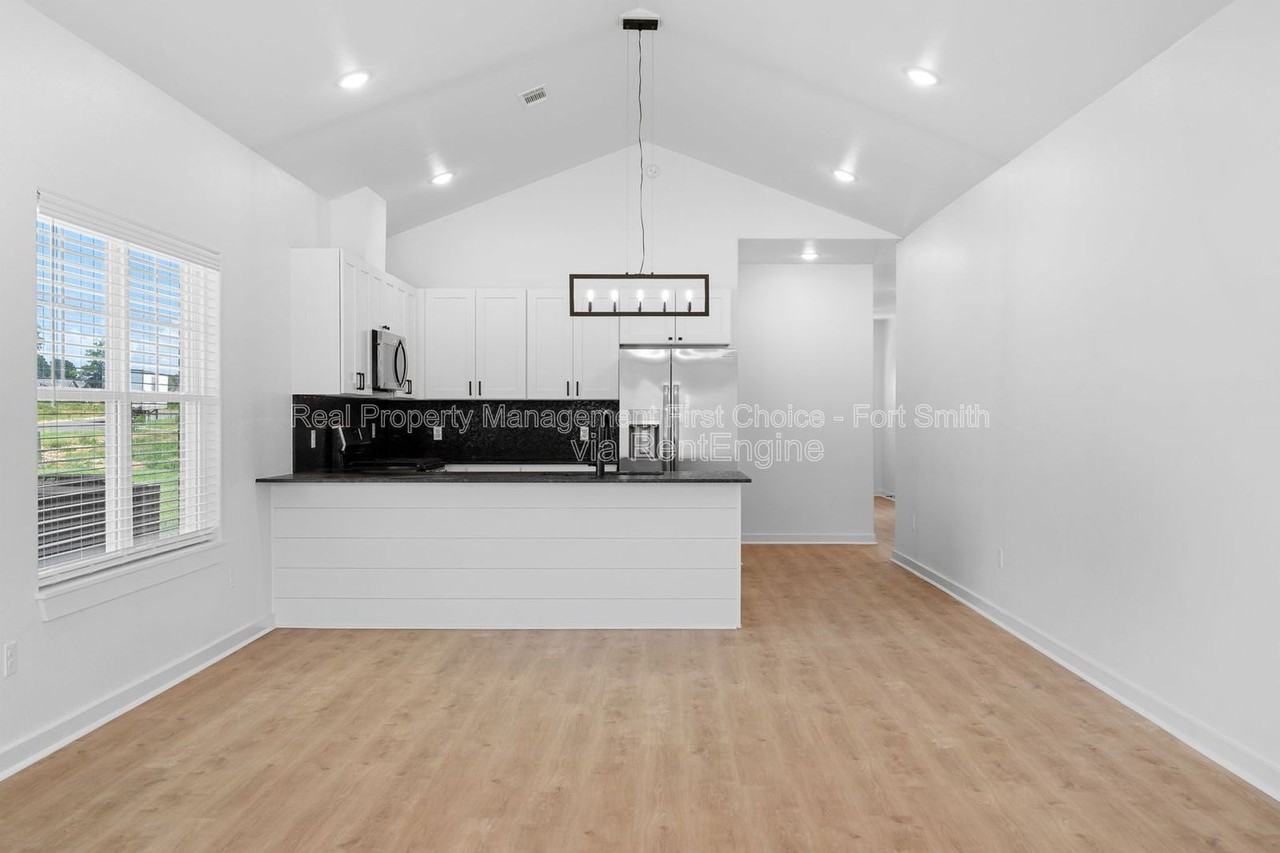 8701 Cantera Dr #A - Photo 5 of 25