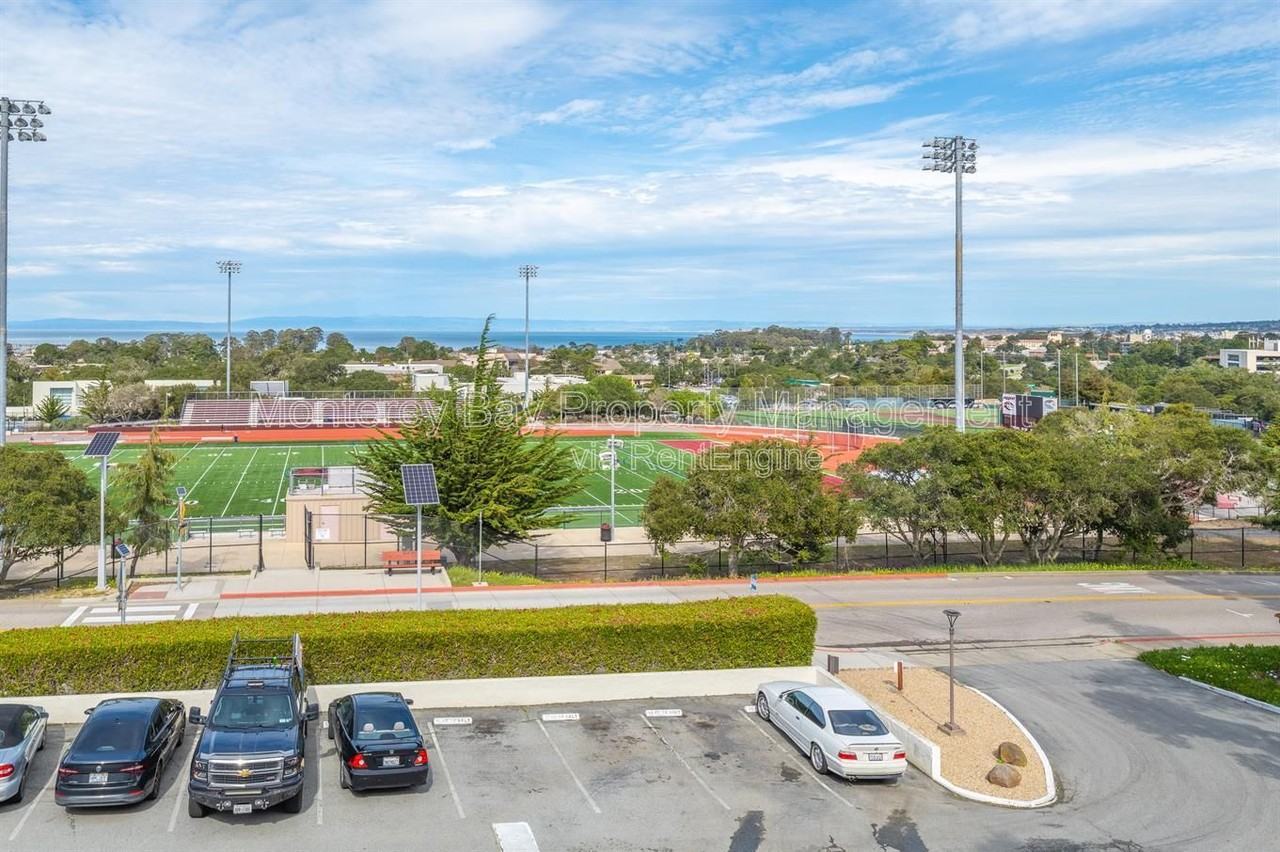 500 Glenwood Cir #136