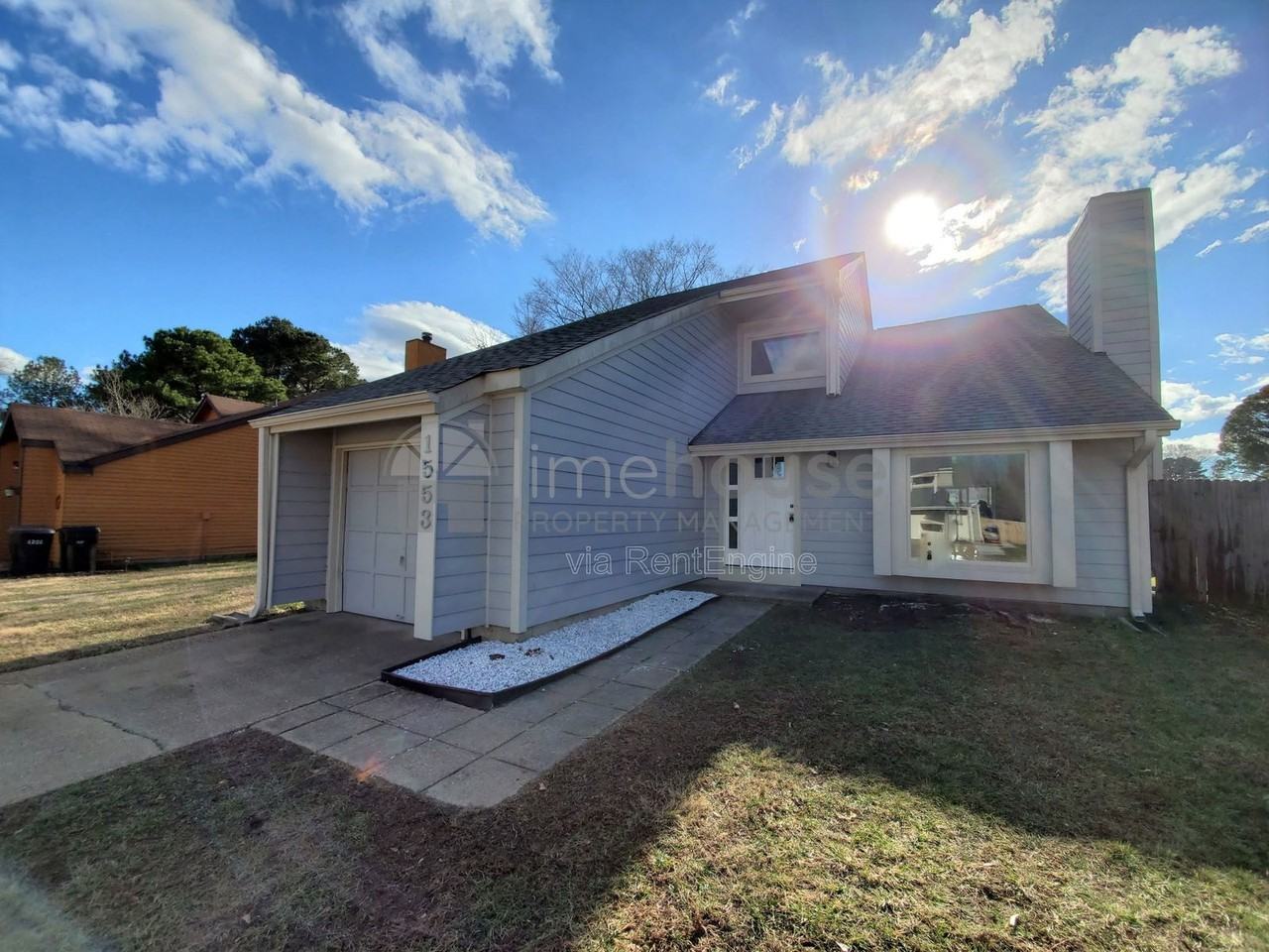 1553 Beachview Dr - Photo 2 of 26