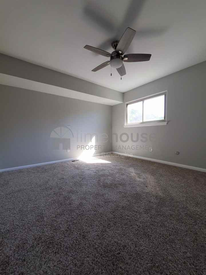 1553 Beachview Dr - Photo 7 of 26