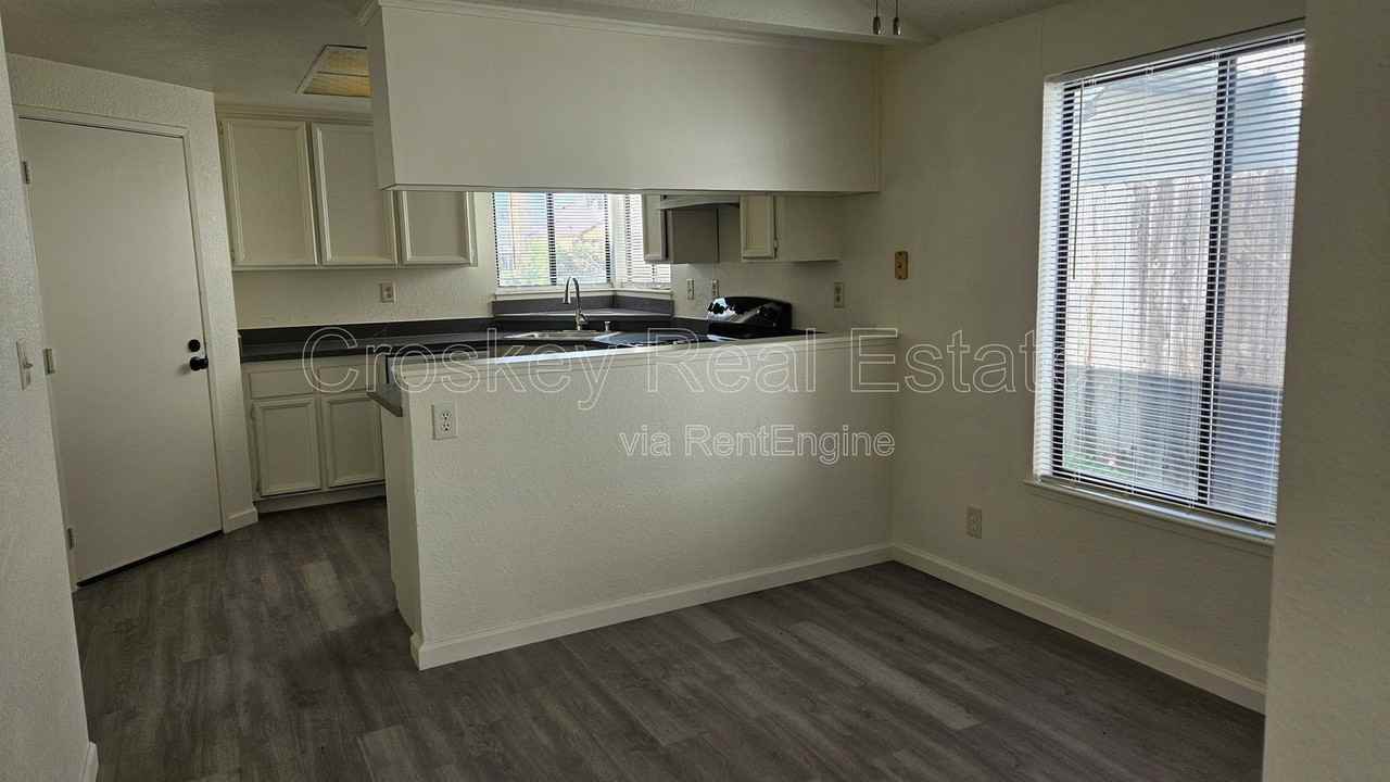 29500 Chance St - Photo 3 of 10