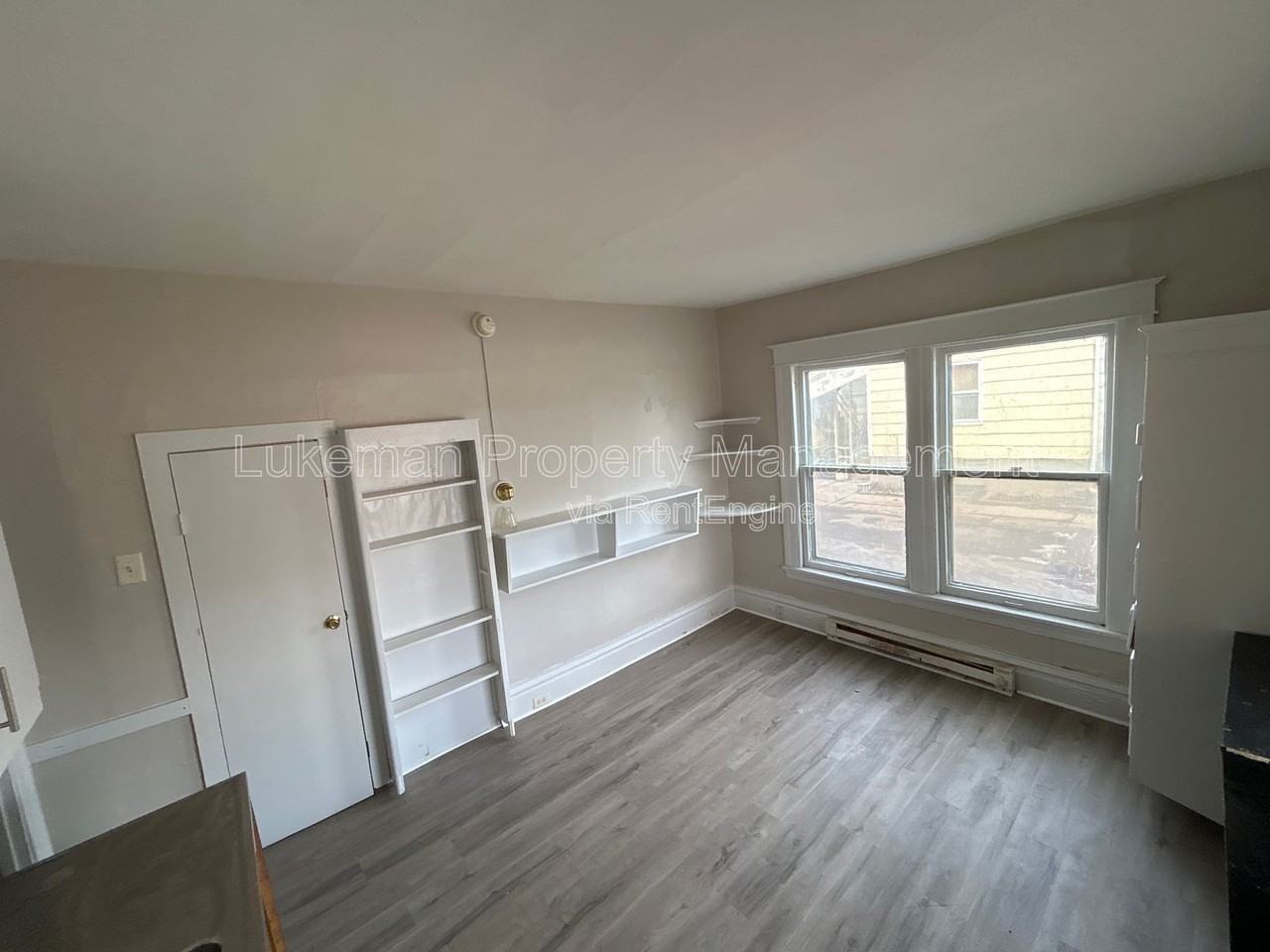 418 Pearl St #1 - Photo 5 of 6