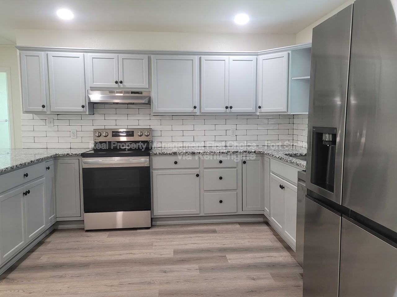 407 Hemlock St - Photo 5 of 17